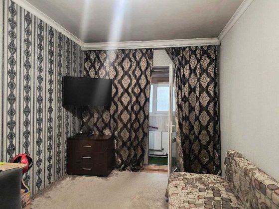 baz Продам 1-кімнатну квартиру з ремонтом, вул Магістральна Одесса
