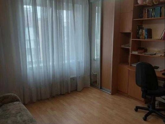 Продам 2-х кімнатну квартиру 59 кв.м  пр. Аерокосмічний Харьков