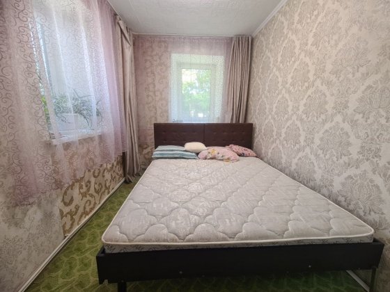 Продаю 2х комнатную квартиру на земле.  В Центре. Николаев