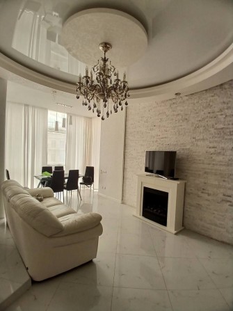 Продам 3-комнатную квартиру в новом доме с евроремонтом! - фото 1