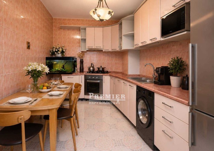 Терміновий продаж! 3х кімнатна квартира 65м2 Якісний ремонт Газ Середній поверх Ярослава Мудрого/Пан - фото 1