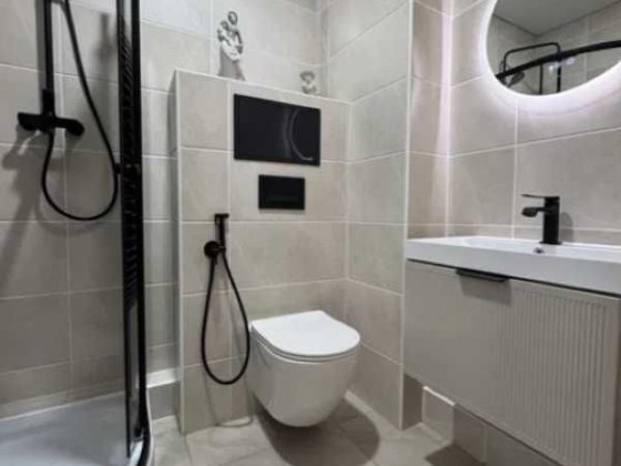 Продам 1 комнатную квартиру 42 м2 Авторский ремонт  метро Индустриальная OA Харьков