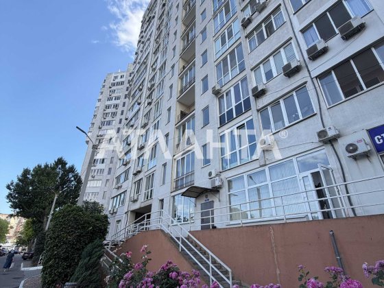 В продаже квартира-студия в современном жилом комплексе «Тирас» в Киевском районе Одессы. Одеса