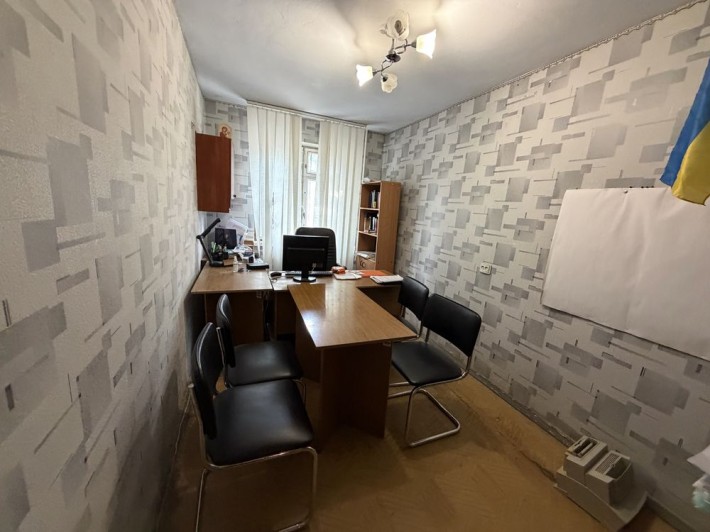 Продається 3-кімнатна квартира біля парку Юність - фото 1