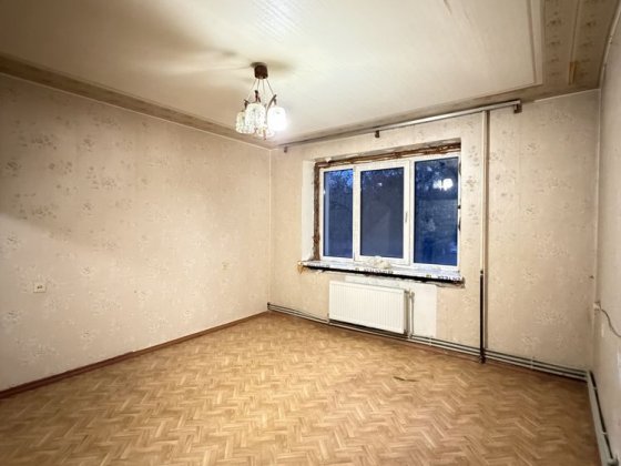 В Продажу 3 к к на вул. Ігоря Бедзая ( бувша Чкалова) , чешка 76 кв м з індивідуальним опаленням Николаев