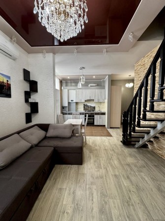 Продам 2х уровневую квартиру  с мансардой в ЖК Журавлёвский - фото 1