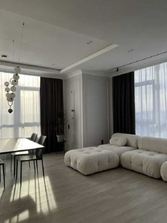 Продажа 2х комнатная квартира!!! 2 спальни Новый ремонт ЖК КРИСТАЛЛ - фото 1