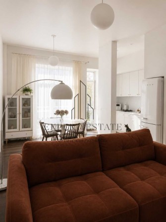 Продам 3-к. квартиру с капитальным ремонтом, ул. Зойфера 7, Центр - фото 1