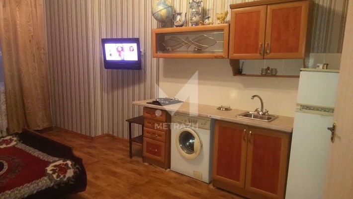 Продам свою трёхкомнатную квартиру 80 квадротов в центре улица Рымарская, метро Исторический Музей,  - фото 1