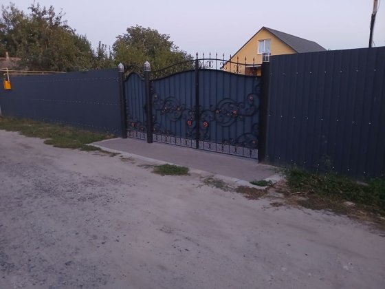 Новий дім з великою ділянкою Ахтырка