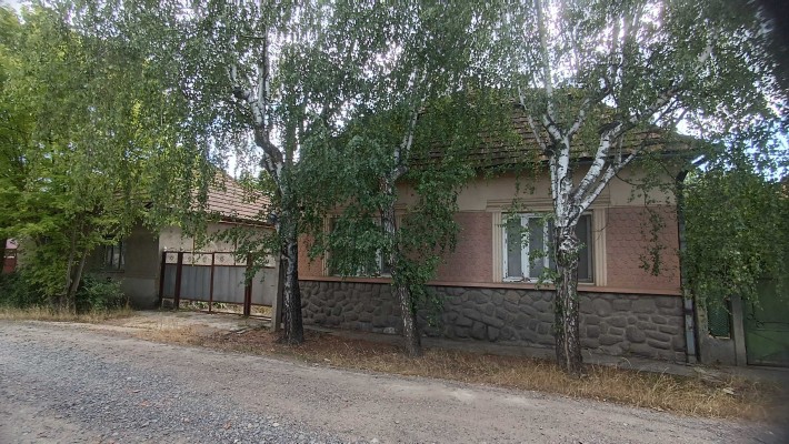 БЕРЕГОВЕ, ВУЛ. ГРАБОВСЬКОГО, 33. ПРОДАЖ компактного одноповерхового 3-х кімнатного будинку, житловий - фото 1