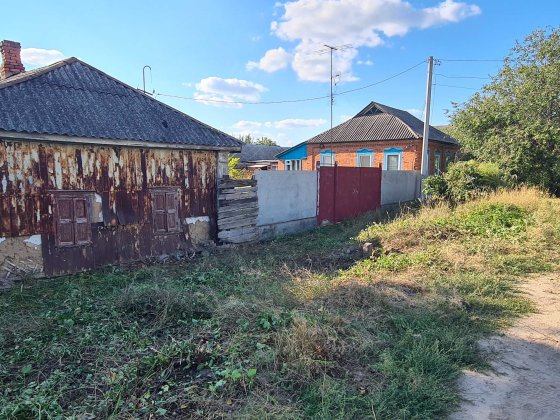 Продам ділянку із старим будинком Ахтырка