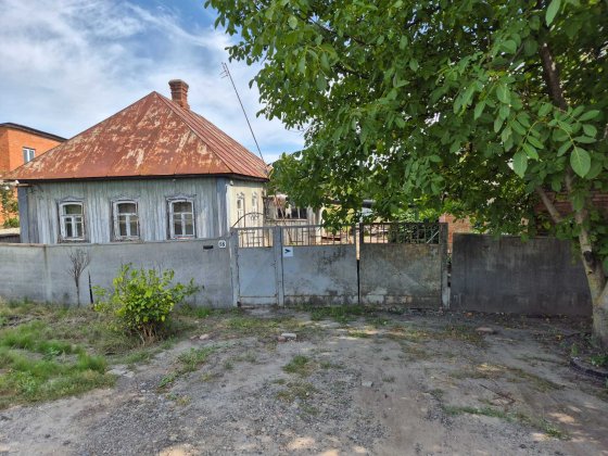 Продам земельну ділянку і будинок у м.Охтирка Ахтырка