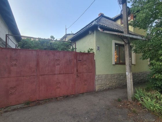 Продається будинок в м.Берегове , неподалік центру. Берегово