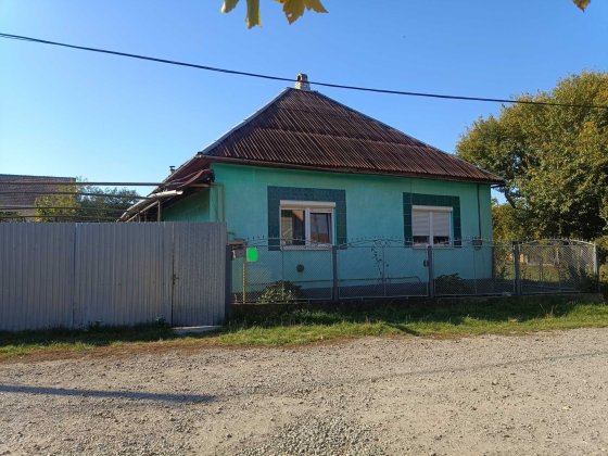 КОМПАКТНИЙ, НЕВЕЛИКИЙ 51 кв.м. 2 кімнатний будинок недалеко від центру Берегово