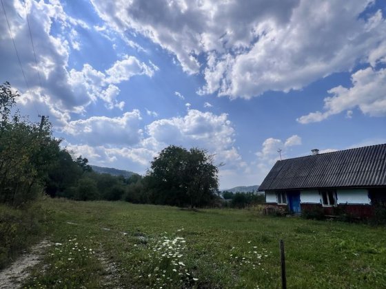 Будинок та земельна ділянка в Карпатах, краєвид на гори — €20 000 Берегомет