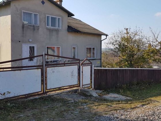 Продаж двоповерховий будинок недалеко від  міста Борщів Тернопільська область Борщів