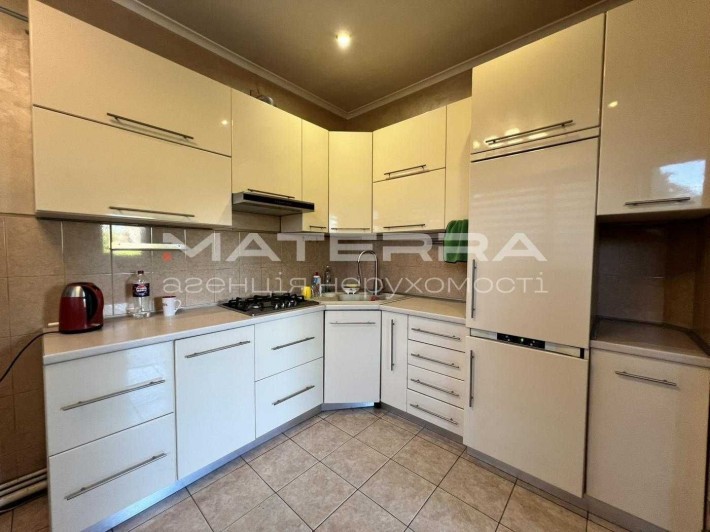 Боярка Продаж частини будинку 52 м2 на 3.5 сот та 2 гаражами газ - фото 1