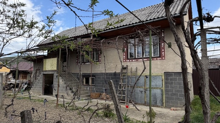 Продається дім двоповерховий Виноградів Закарпатська область - фото 1