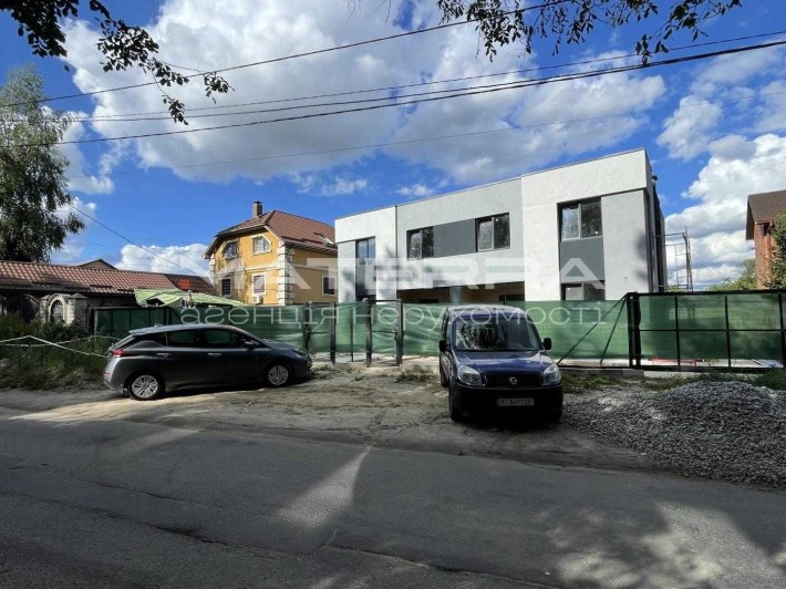 Продаж будинку-дуплексу 115 м2 в новій Боярці, чистовий стан, ГАЗ вихід в ліс - фото 1