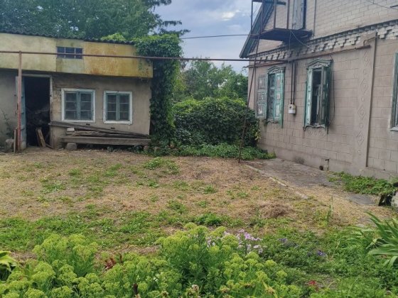 Дом  с більшим гаражем в Романково Кам'янське