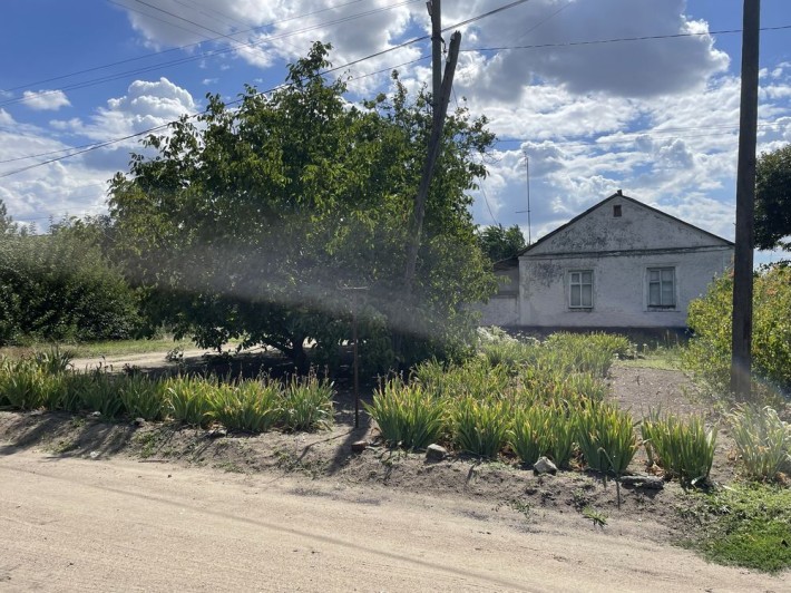 Продам будинок не далеко від центру - фото 1
