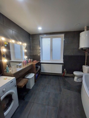 Продам современный 2-этажный дом 240 м² с видом на Днепр. - фото 1