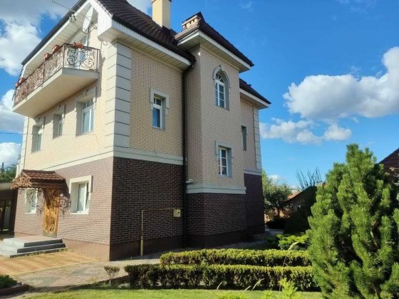 Продаж будинку 288 м² | Нові Петрівці | КМ «Козяча Спина» | 10 соток | 300 м від Межигір'я | Гараж | Вышгород
