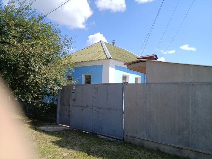 Будинок з приватизованою земельною ділянкою - фото 1
