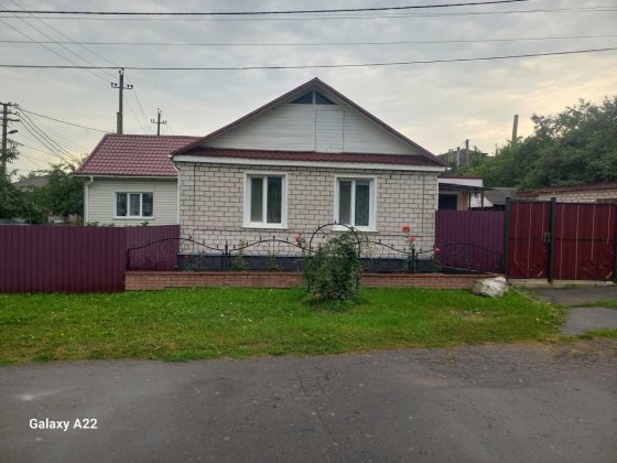 Приватний будинок з двох окремих частин Глухів