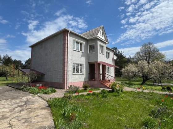 Продам дуже гарний будинок. Біля лівого берегу. Каменское
