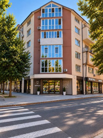 ПРОДАЖ | Простора дворівнева квартира в центрі - фото 1