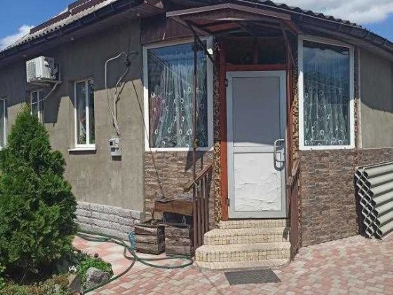 Продам гарний будинок в Дергачах, р- н стадіону Дергачи