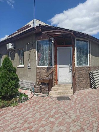Продам гарний будинок в Дергачах, р- н стадіону - фото 1