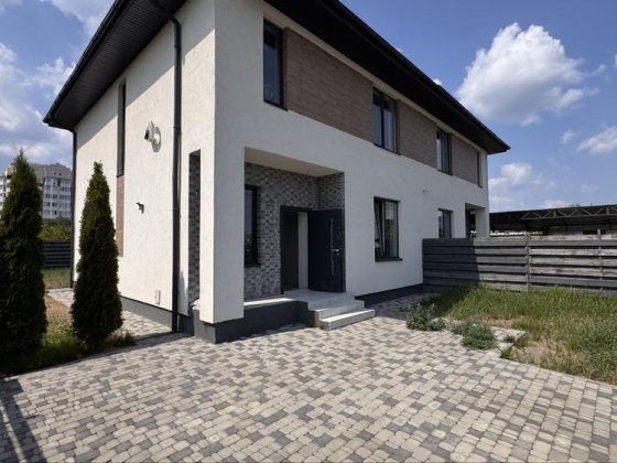 Дуплекс в Гостомелі на великій ділянці з максимальним наповненням-ТОП!