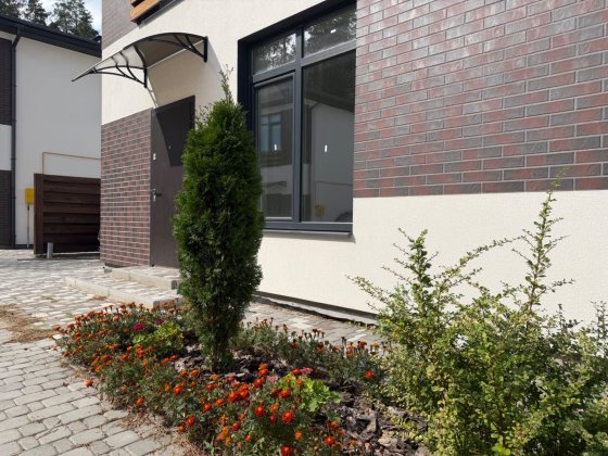 Продам ДУПЛЕКС з бомбосховищем, автономне газове опалення, в лісовій частині міста.