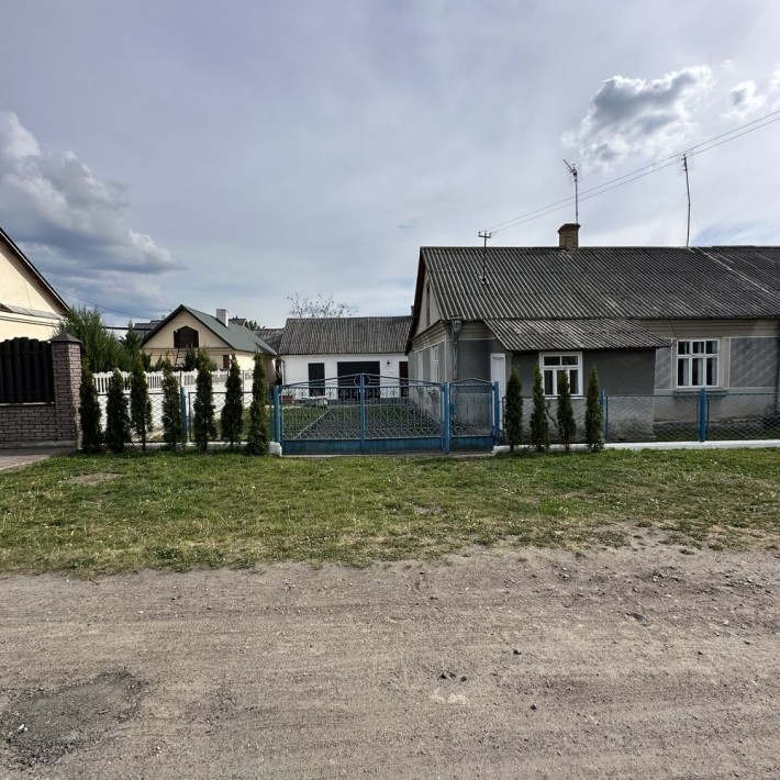 Продам будинок в хорошому районі - фото 1