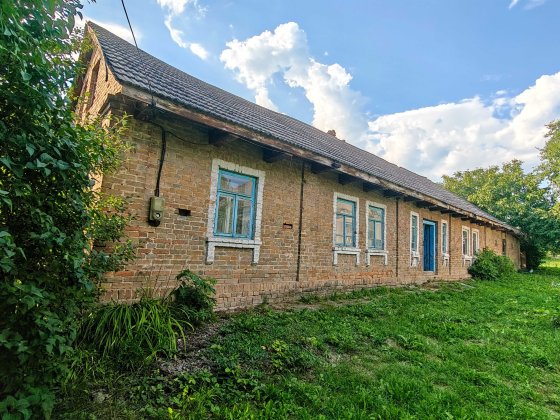 Цегляний будинок під реконструкцію. Дубно