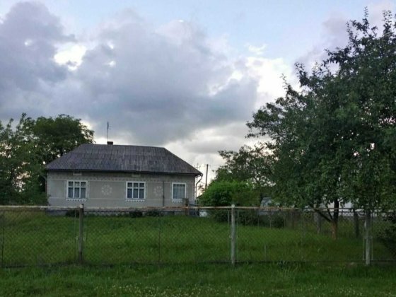 Будинок  у селі 5 км з міською доступністю Дрогобич