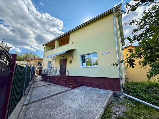 Обмін готового будинку 152 м² по вул. Горішня Брама на менший будинок або квартиру Дрогобич Дрогобич