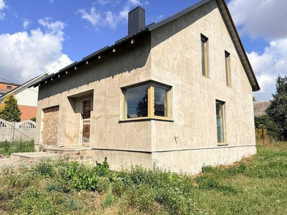 Продам готовий будинок в Здолбунові, з гаражем та ділянкою 6 сот ! Здолбунов
