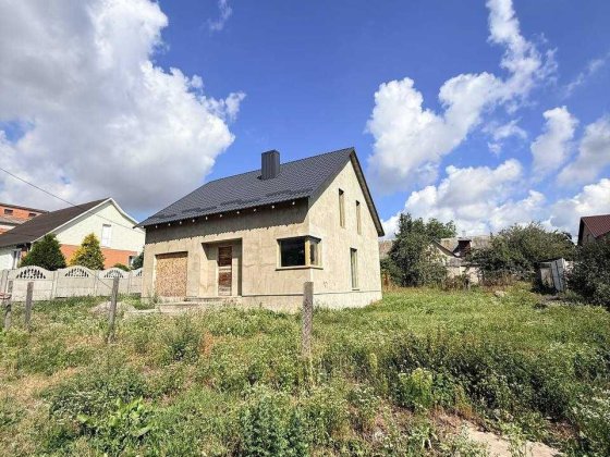 Продаж будинку 164,7 м² з гаражем, каміном, теплою підлогою та 7 сотками у Здолбунові $77 000 Здолбунов