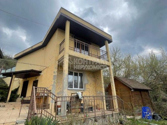 продається будинок Изюм