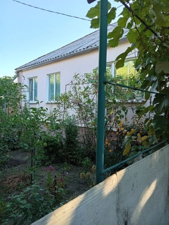 Терміново! Продається затишний та повністю автономний будинок 70 м² по вулиці Київській - фото 1