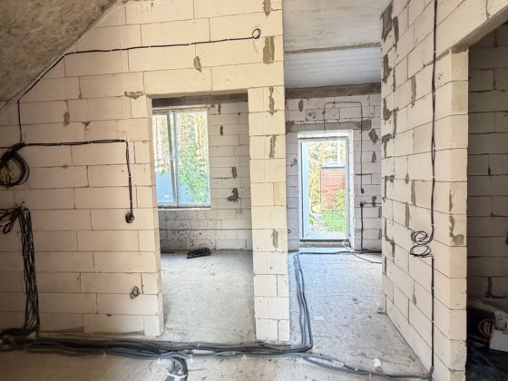 Продам Таунхаус в місті Гостомель на вул. Вербицького, 120 м², 5 кімнат, тераса — 68 000 $ До Києва 