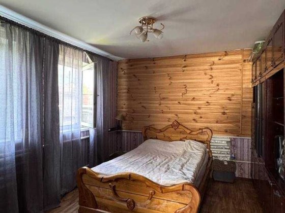 Продам будинок з ремонтом в центральні частині Гостомеля! 11 соток! Мінімальне оформлення!