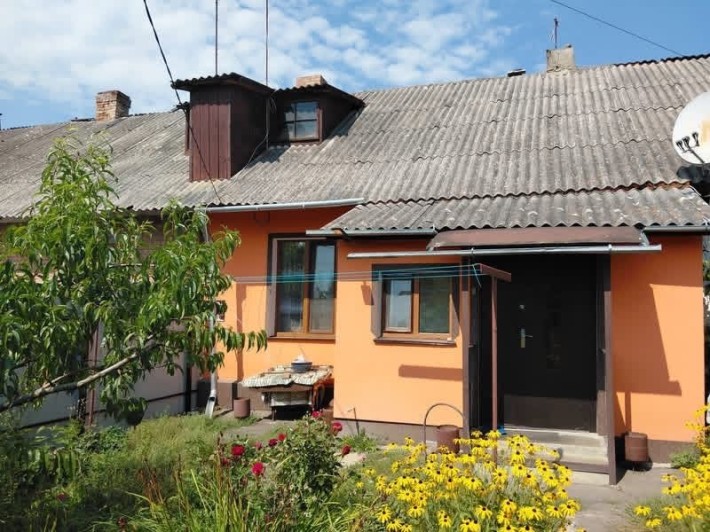 Продам частину будинку зі зручностями - фото 1