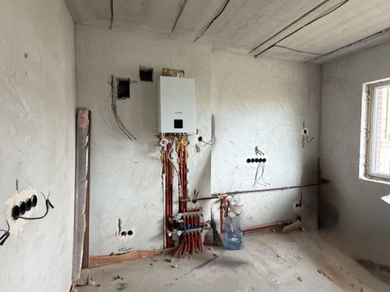Продаж з частковим ремонтом будинку в Гостомелі, вул. Молодіжна