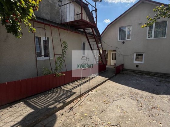 Продам два будинки на одній території Каменец-Подольский