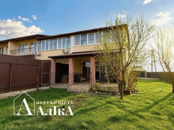 Продам чудовий 2-поверховий таунхаус з терасою та двориком Каменец-Подольский